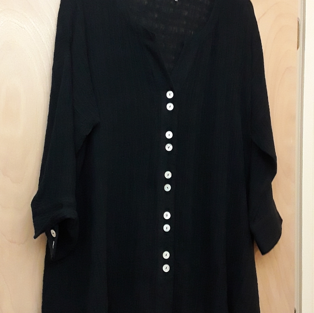 Soft Surroundings Black linen button top M